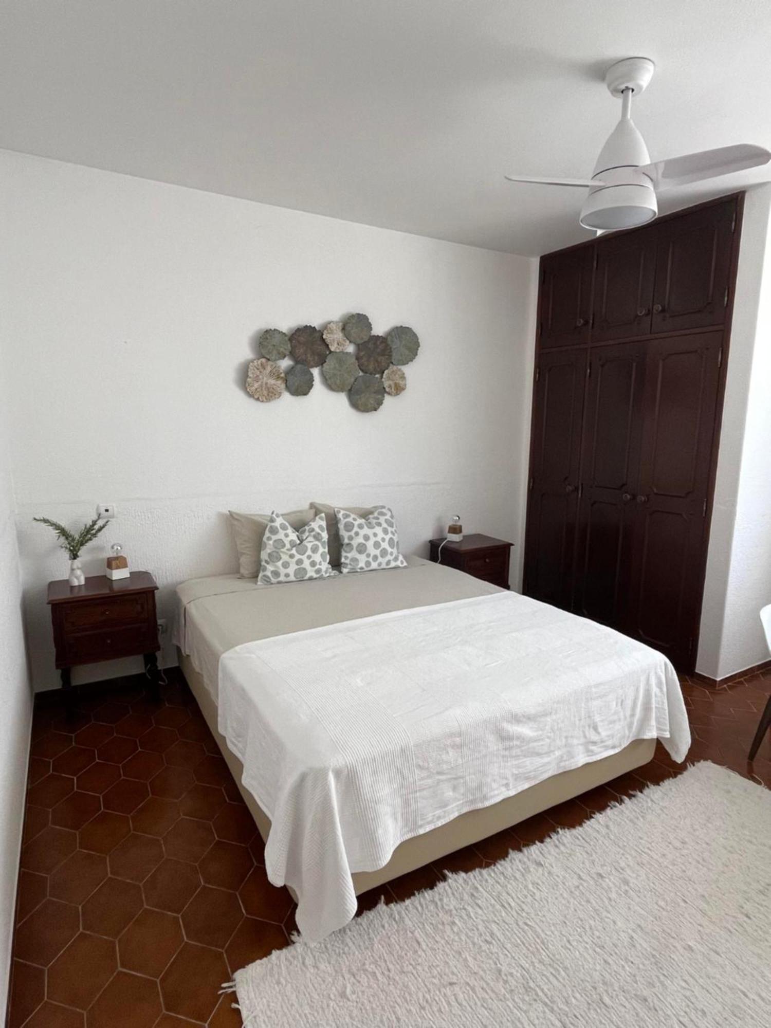 Vila Gloria Guesthouse Lagos Room photo